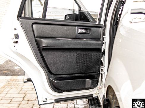 Used 2016 Ford Expedition XL image 26