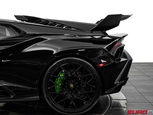 Used 2022 Lamborghini Huracan STO RWD image 20