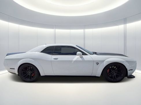 Used 2022 Dodge Challenger SRT Hellcat RWD image 3