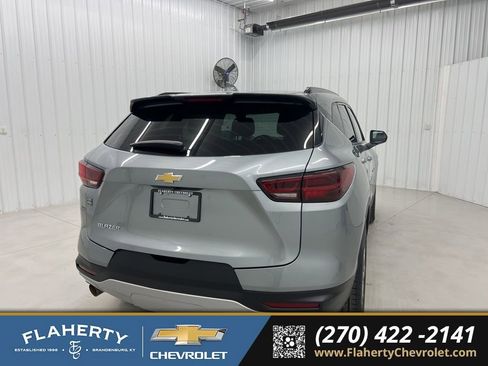 Used 2023 Chevrolet Blazer LT w/ Convenience Package image 3