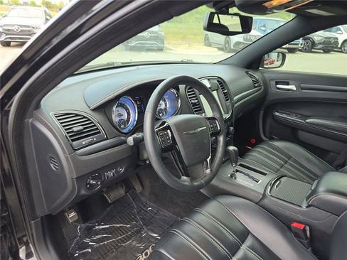 Used 2014 Chrysler 300 S w/ Luxury Group RWD image 23