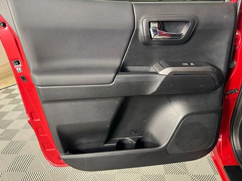 Used 2019 Toyota Tacoma TRD Off-Road AWD/4WD image 24