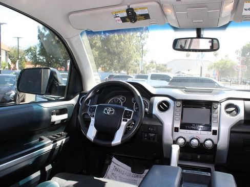 Used 2017 Toyota Tundra SR5 w/ SR5 Upgrade Package RWD image 19