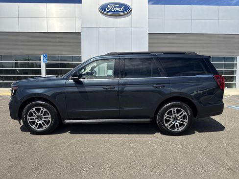 Used 2025 Ford Expedition Active AWD/4WD image 4
