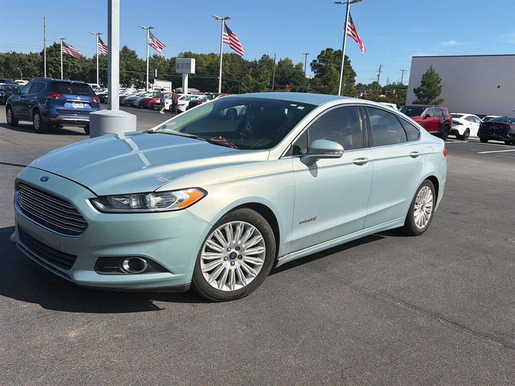 Used 2014 Ford Fusion SE w/ Equipment Group 502A FWD image 2
