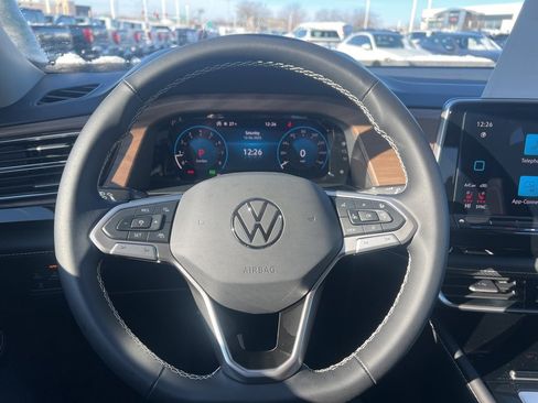 New 2026 Volkswagen Atlas SE image 13