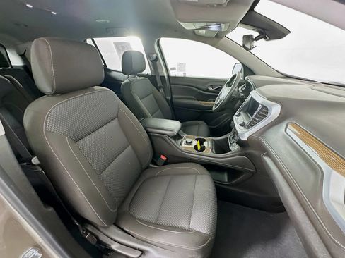 Used 2023 GMC Acadia SLE image 32