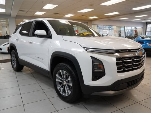 New 2026 Chevrolet Equinox LT w/ Convenience Package II image 18