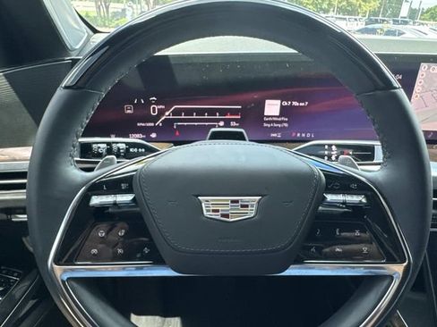 Used 2025 Cadillac Escalade Sport Platinum w/ LPO, ONYX Package AWD/4WD image 30