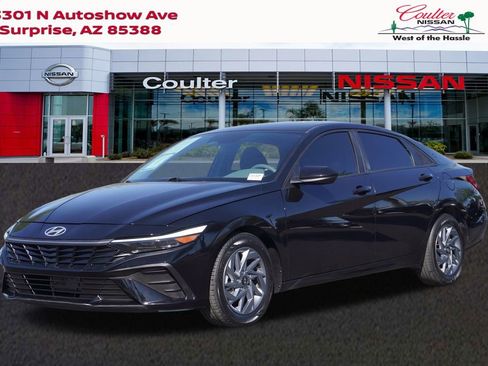 Used 2024 Hyundai Elantra SEL image 1