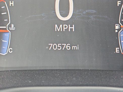 Used 2023 Jeep Compass Trailhawk AWD/4WD image 2