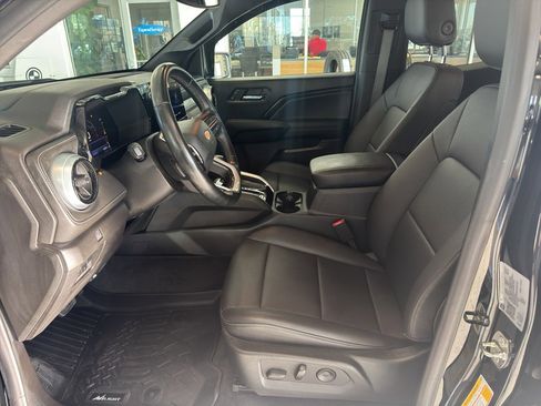 Used 2023 Chevrolet Colorado LT w/ LT Convenience Package III image 10