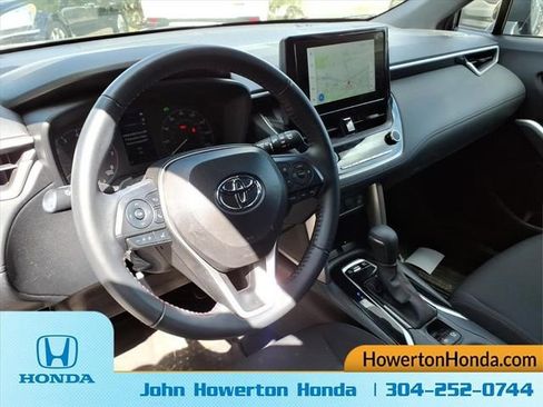 Used 2024 Toyota Corolla Cross AWD Hybrid image 12