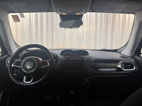 Used 2020 Jeep Renegade Latitude w/ Cold Weather Group AWD/4WD image 26