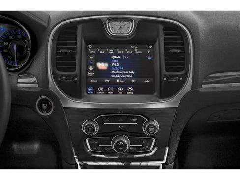 Certified 2022 Chrysler 300 Touring w/ Sport Appearance Package image 10