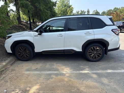 Used 2025 Subaru Forester Sport AWD/4WD image 5