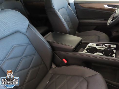 Used 2024 Volkswagen Atlas SE image 28