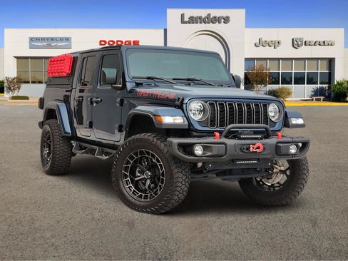 Used 2025 Jeep Gladiator Sport AWD/4WD image 1