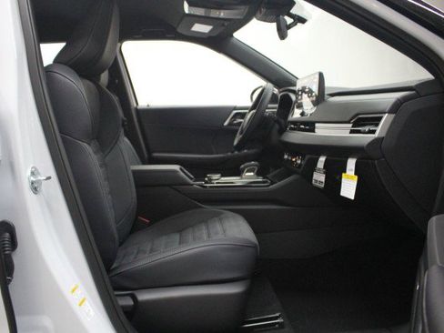 New 2026 Mitsubishi Outlander LE FWD image 14