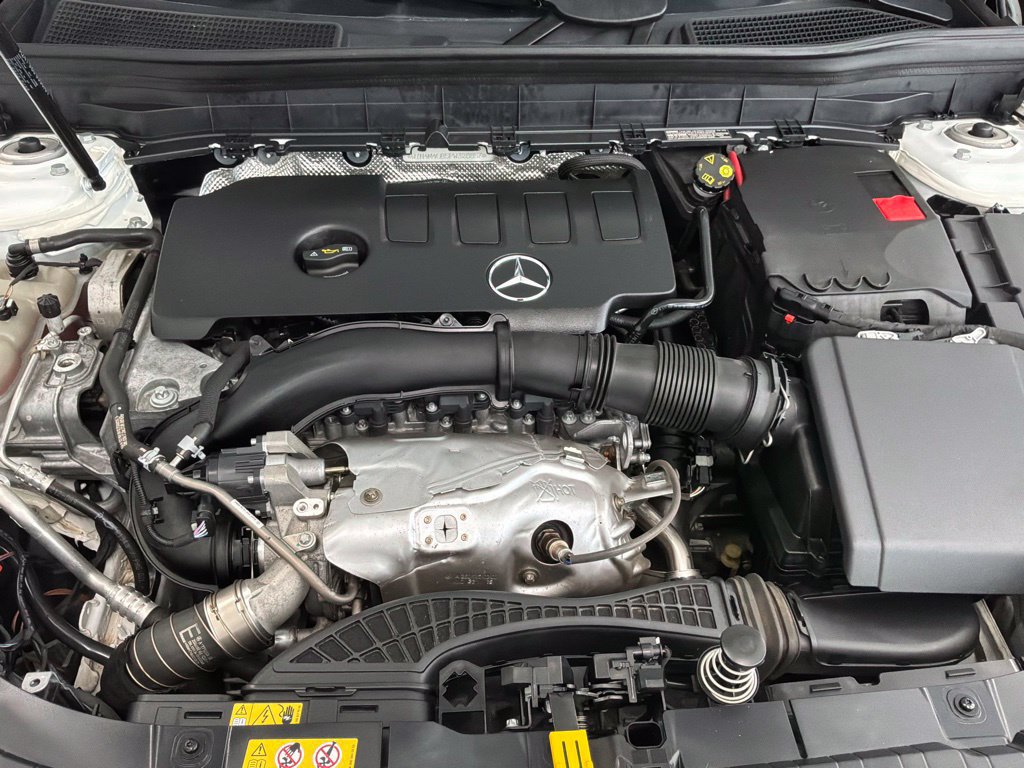 Used 2023 Mercedes-Benz GLB 250 image 30