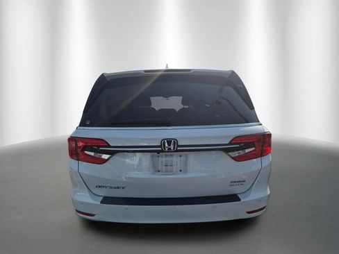 Used 2024 Honda Odyssey Elite image 3