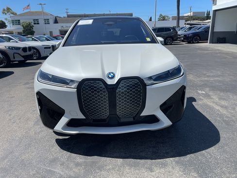 Used 2022 BMW iX xDrive50 w/ Sport Package image 2