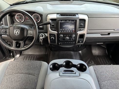 Used 2018 RAM 3500 Big Horn image 31