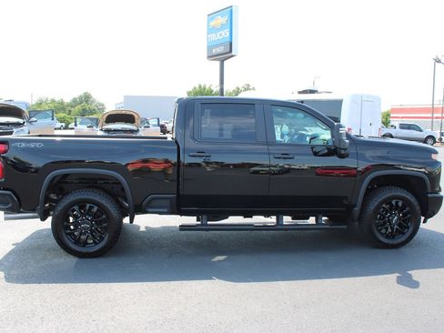 Used 2026 Chevrolet Silverado 2500 Custom w/ Custom Value Package AWD/4WD image 9