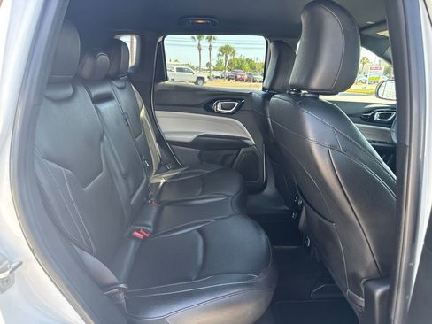 Used 2025 Jeep Compass Limited AWD/4WD image 17