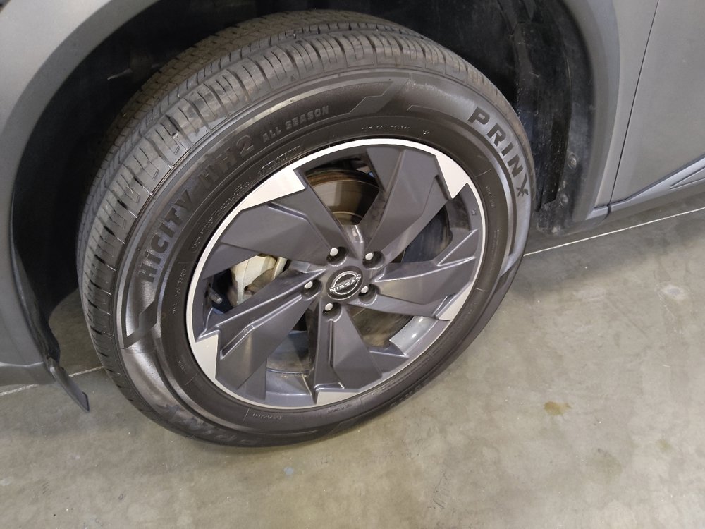 Used 2024 Nissan Rogue SV FWD image 31