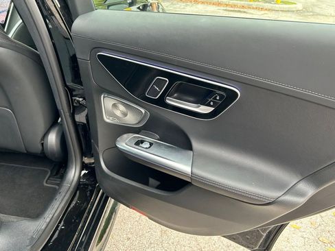 Used 2025 Mercedes-Benz C 300 4MATIC Sedan image 37