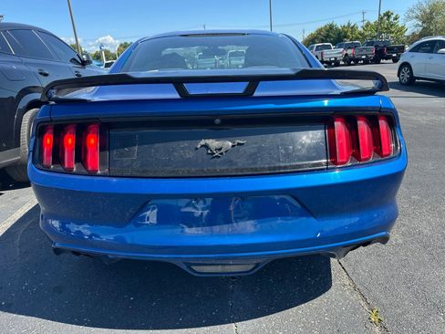 Used 2017 Ford Mustang Coupe RWD image 5