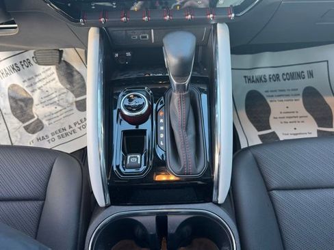 Used 2024 GMC Canyon AT4X w/ AT4X AEV Edition image 17