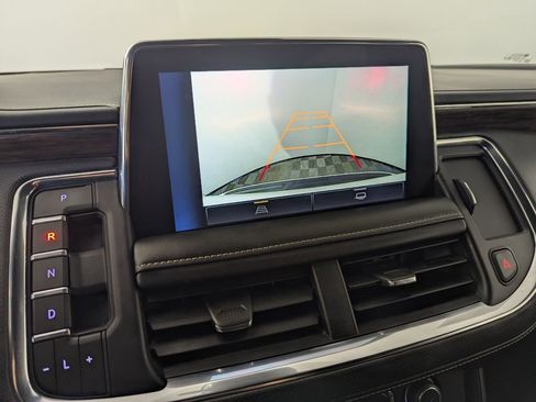 Used 2023 Chevrolet Suburban Premier image 7