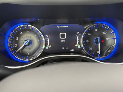 New 2026 Chrysler Pacifica Select image 22