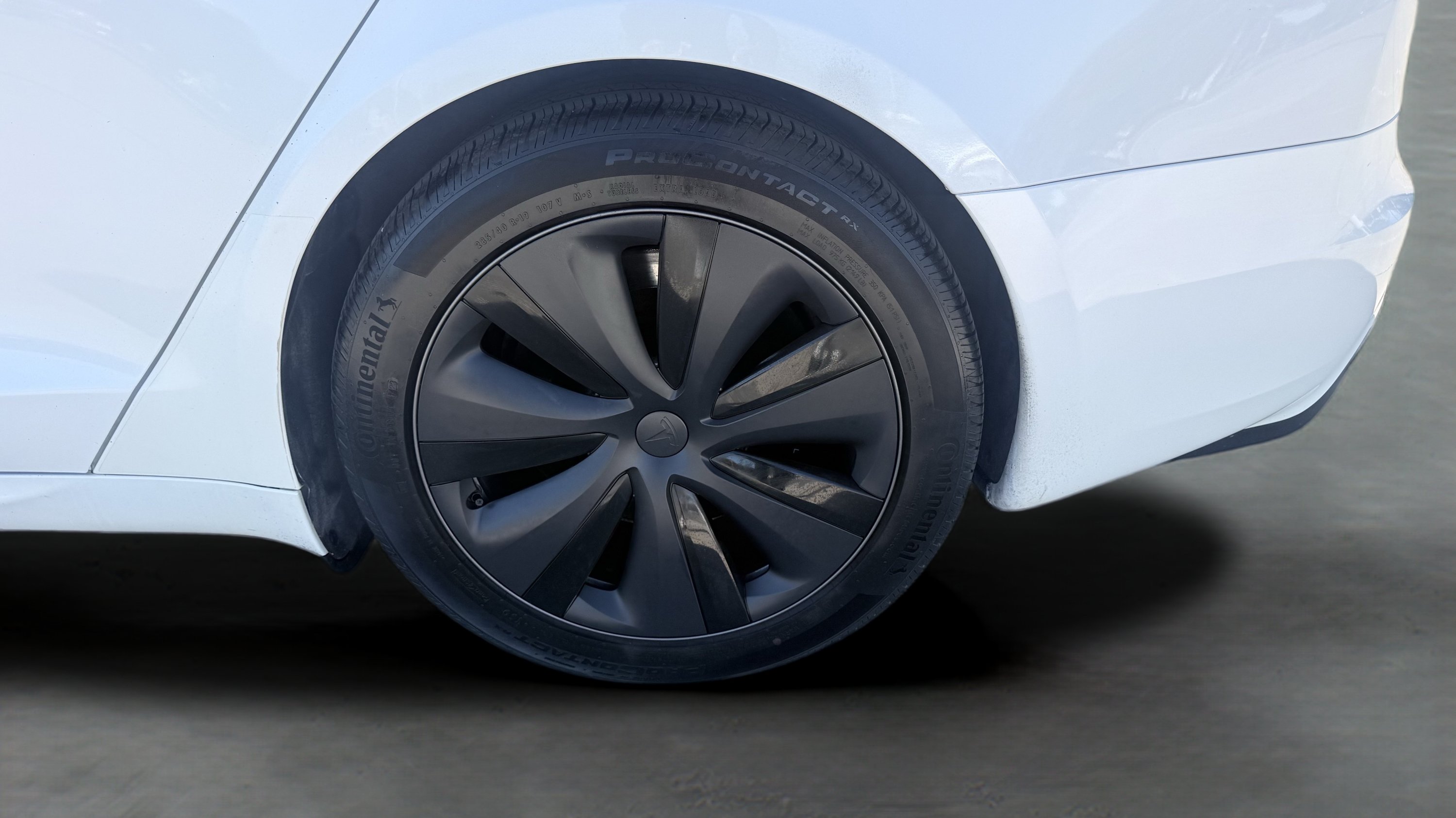 Used 2023 Tesla Model S AWD/4WD image 19