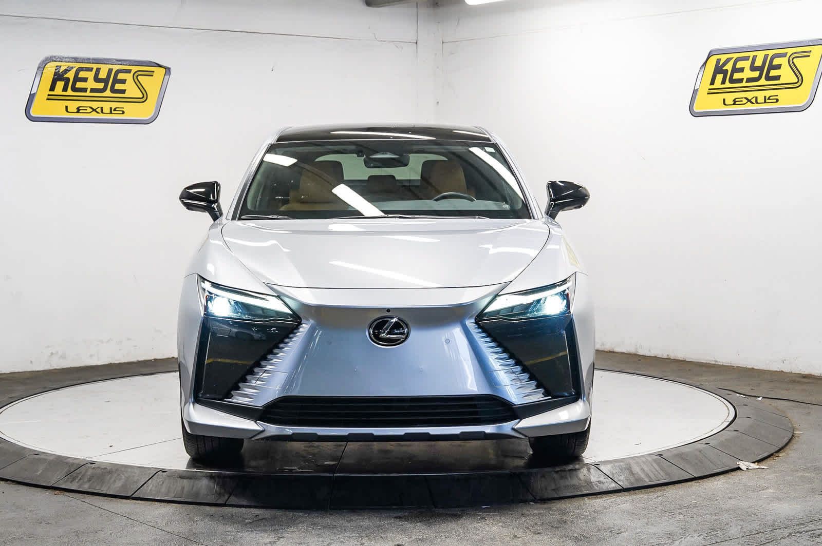 Used 2025 Lexus RZ 450e w/ Accessory Package (2T) AWD/4WD image 6