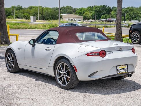 Used 2018 MAZDA MX-5 Miata Grand Touring RWD image 11
