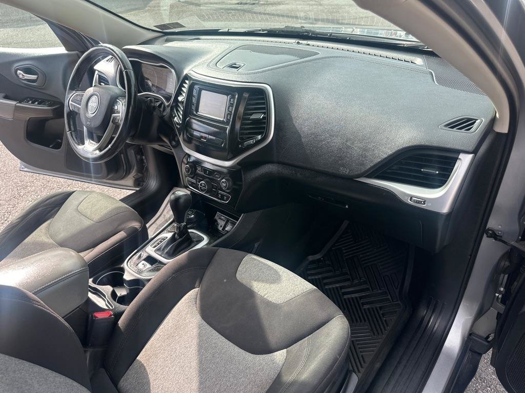 Used 2014 Jeep Cherokee Latitude w/ Comfort/Convenience Group AWD/4WD image 38
