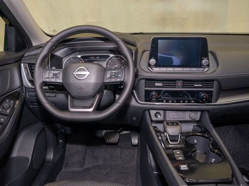 New 2026 Nissan Rogue SV image 8