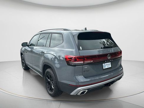 New 2026 Volkswagen Atlas Peak Edition image 3