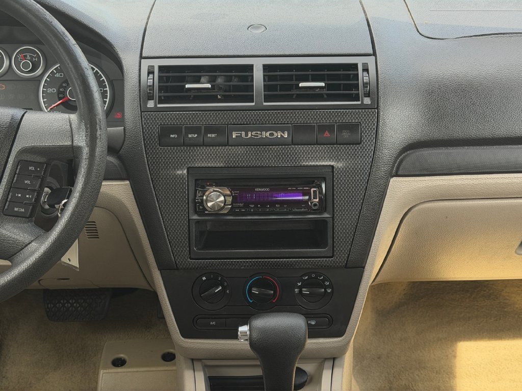 Used 2006 Ford Fusion SE FWD image 16