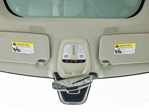 Used 2025 Volvo XC90 T8 Plus w/ Protection Package Premier AWD/4WD image 18
