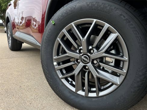 New 2026 Nissan Rogue S image 7