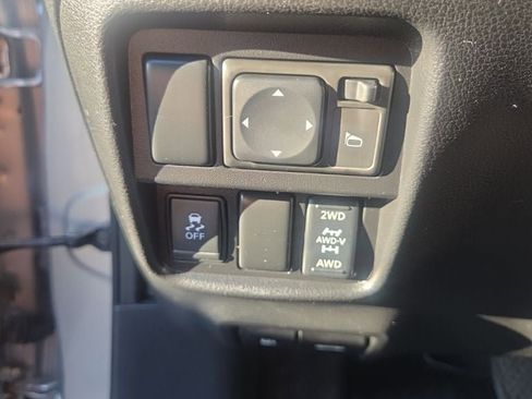 Used 2011 Nissan Juke SV image 22