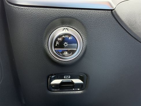 New 2025 Mercedes-Benz C 300 Sedan image 18