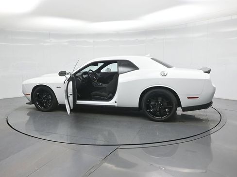 Used 2023 Dodge Challenger R/T image 32