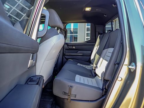 Used 2024 Toyota Tacoma TRD Off-Road image 19