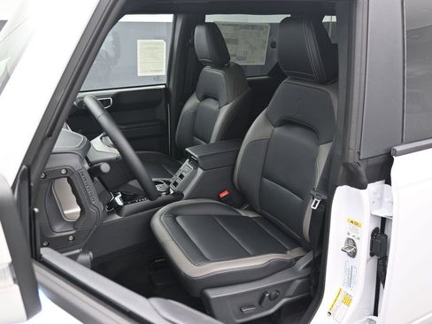 New 2025 Ford Bronco Outer Banks image 8