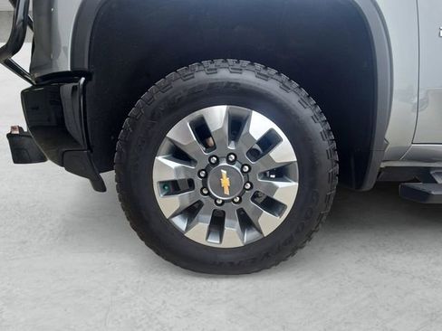 Used 2025 Chevrolet Silverado 2500 Custom w/ Custom Value Package image 23